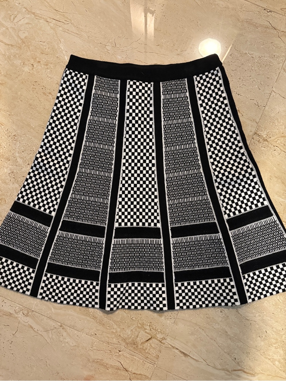 Spense Black and White Graphic A-Line Skirt